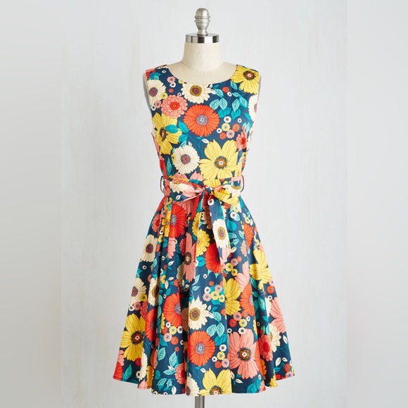 Modcloth Hour by Flower Dress - Picture 1 of 3
